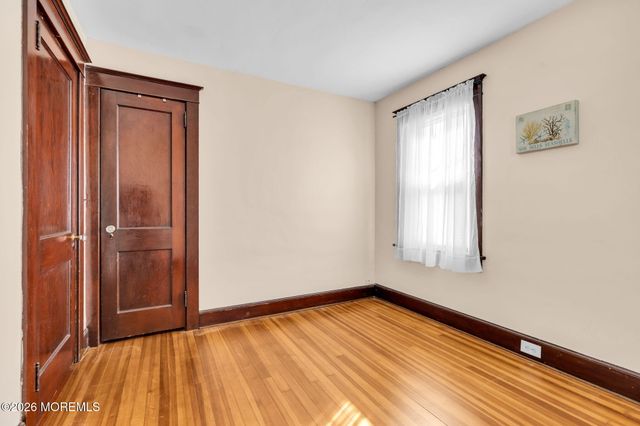 39 Highland Avenue, Leonardo, NJ 07737
