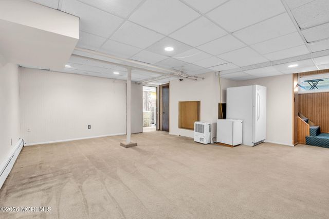 39 Highland Avenue, Leonardo, NJ 07737