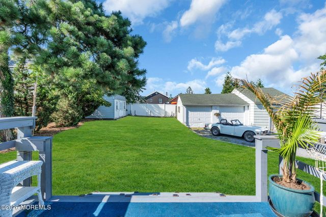 39 Highland Avenue, Leonardo, NJ 07737
