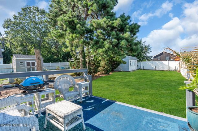 39 Highland Avenue, Leonardo, NJ 07737