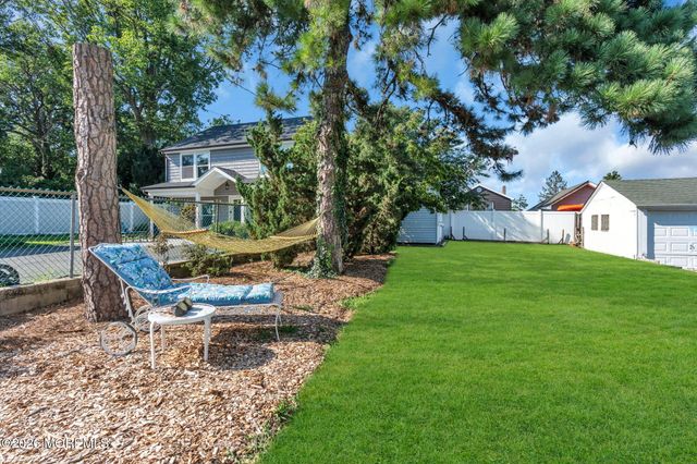 39 Highland Avenue, Leonardo, NJ 07737