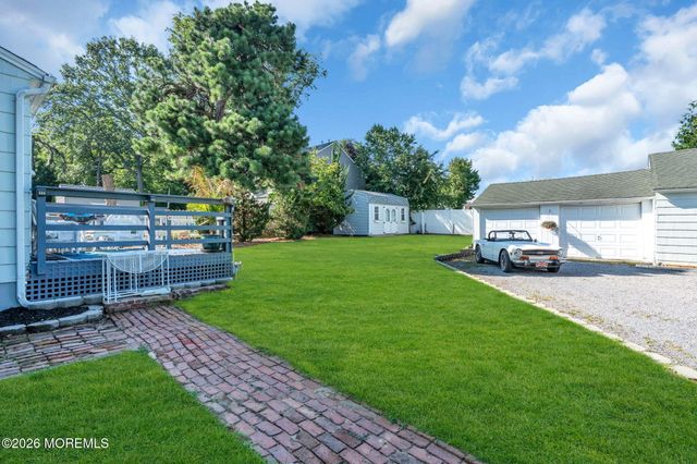39 Highland Avenue, Leonardo, NJ 07737