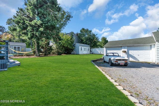 39 Highland Avenue, Leonardo, NJ 07737