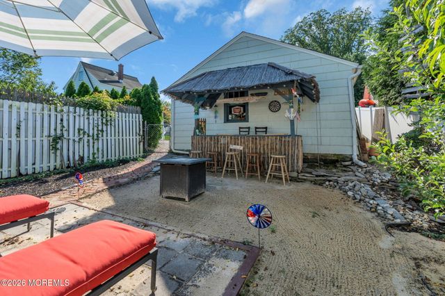 39 Highland Avenue, Leonardo, NJ 07737