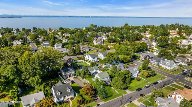 39 Highland Avenue, Leonardo, NJ 07737