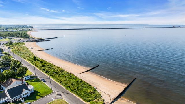 39 Highland Avenue, Leonardo, NJ 07737