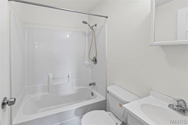 805 E 5th Street, Cahokia, IL 62206