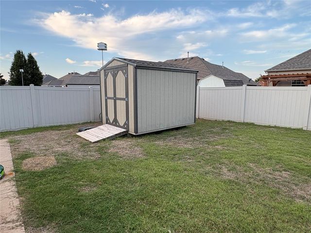 5612 Holly Brooke Lane, Oklahoma City, OK 73135