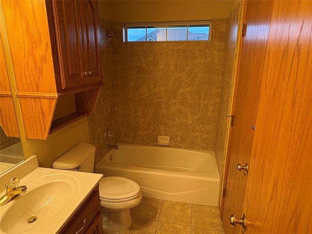 5612 Holly Brooke Lane, Oklahoma City, OK 73135