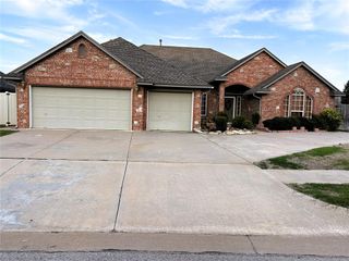 5612 Holly Brooke Lane, Oklahoma City, OK 73135