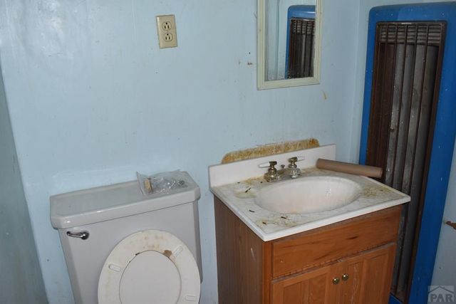 916 S 2nd St, Rocky Ford, CO 81067