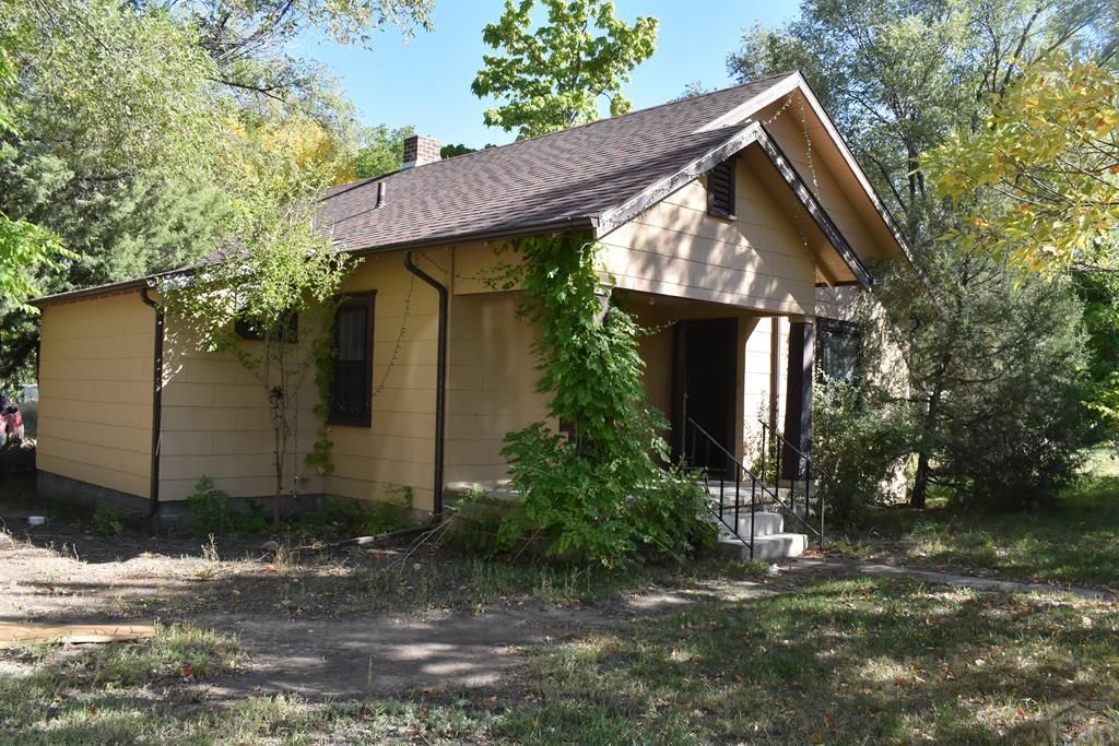 916 S 2nd St, Rocky Ford, CO 81067