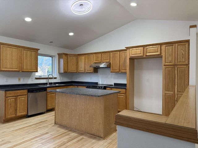 2880 Crinkle Root Drive, Fitchburg, WI 53711