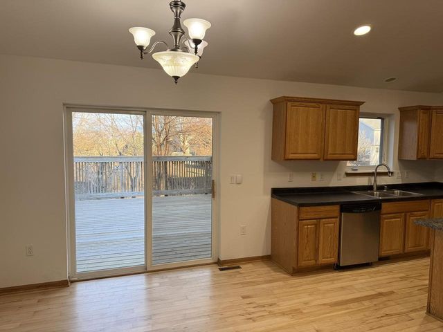 2880 Crinkle Root Drive, Fitchburg, WI 53711