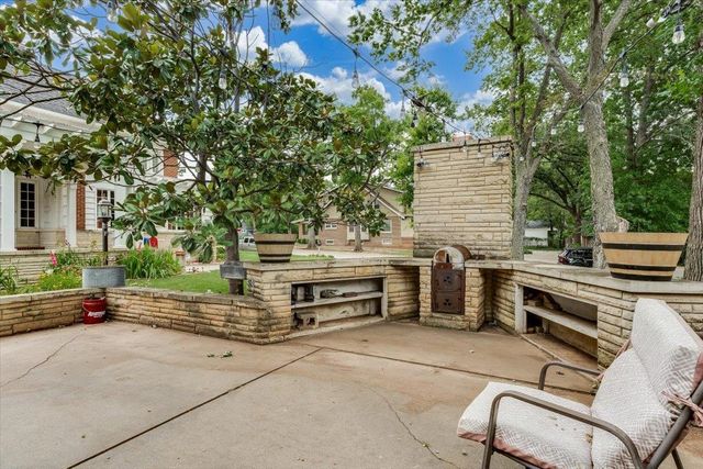 1005 W Central Ave, El Dorado, KS 67042