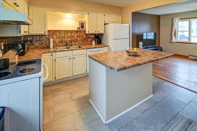 316 W Randolph Street, Stoughton, WI 53589