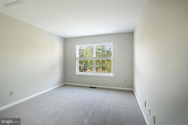 1008 VANGUARD DR, Red Hill, PA 18076