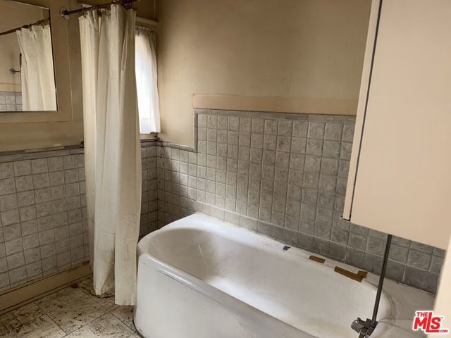 316 N Bronson Avenue, Los Angeles, CA 90004