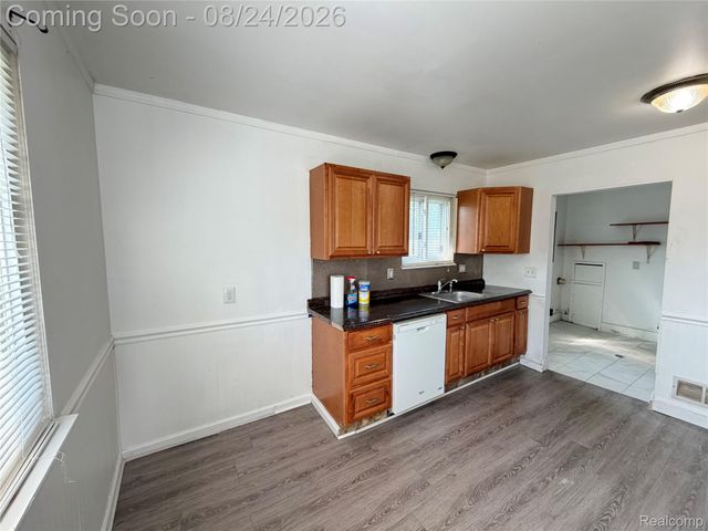 6164 Glenis Street, Taylor, MI 48180