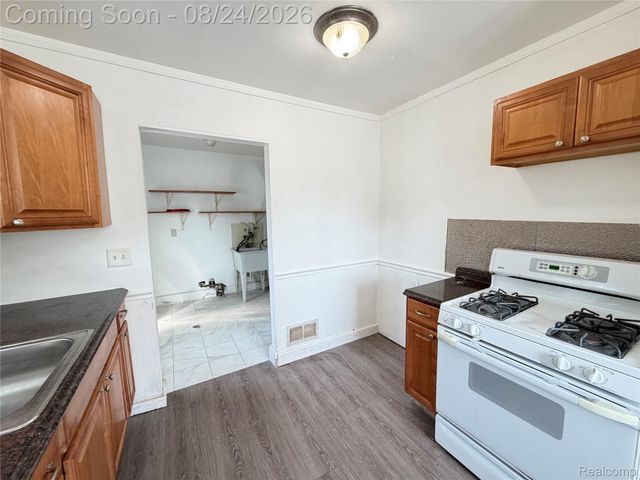 6164 Glenis Street, Taylor, MI 48180