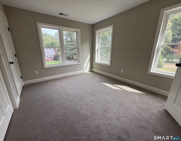7 Pickney Avenue, Plainville, CT 06062