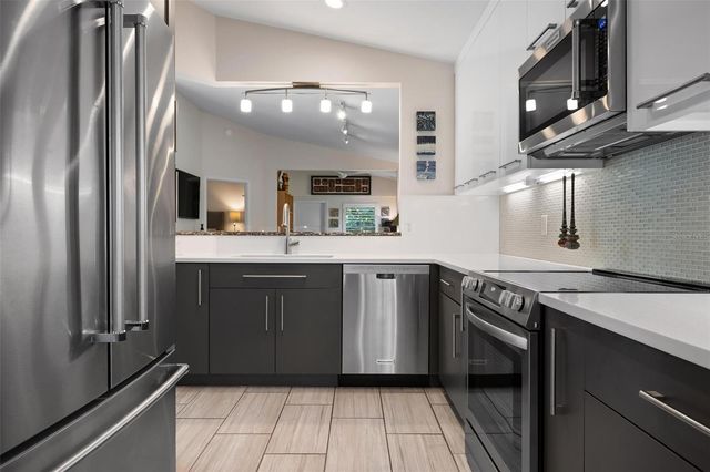 226 CHARTLEY COURT N, Sarasota, FL 34232