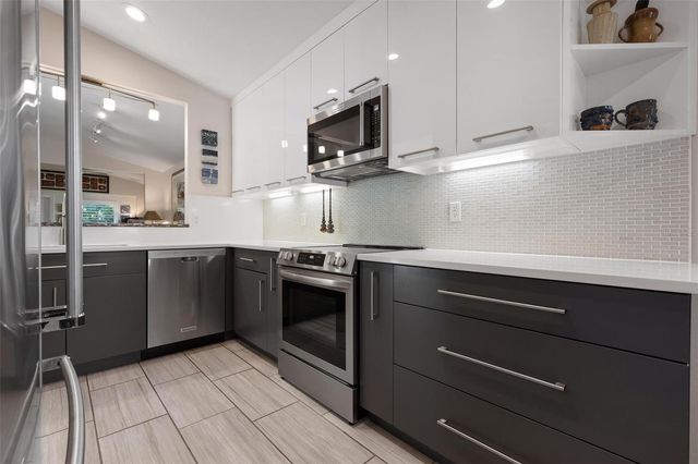 226 CHARTLEY COURT N, Sarasota, FL 34232