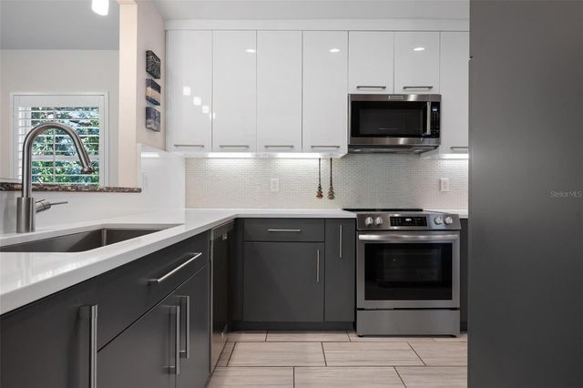 226 CHARTLEY COURT N, Sarasota, FL 34232