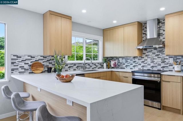 7204 Blake St, El Cerrito, CA 94530