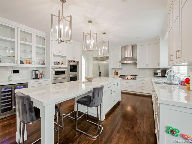 3586 Walnut Brook Drive, Rochester Hills, MI 48309