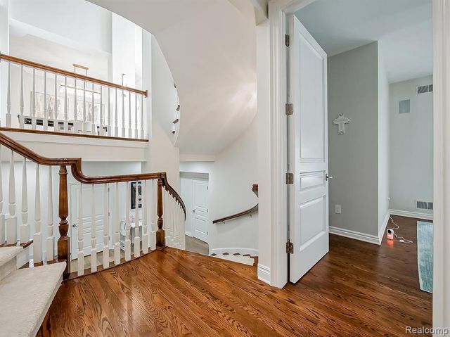 3586 Walnut Brook Drive, Rochester Hills, MI 48309