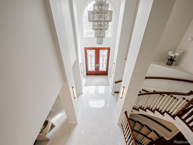 3586 Walnut Brook Drive, Rochester Hills, MI 48309