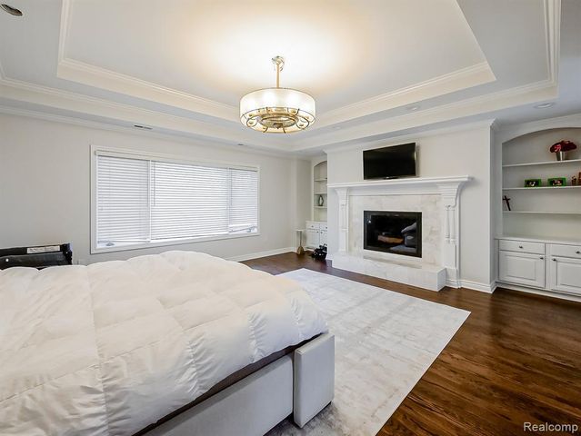 3586 Walnut Brook Drive, Rochester Hills, MI 48309