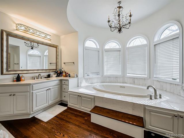 3586 Walnut Brook Drive, Rochester Hills, MI 48309