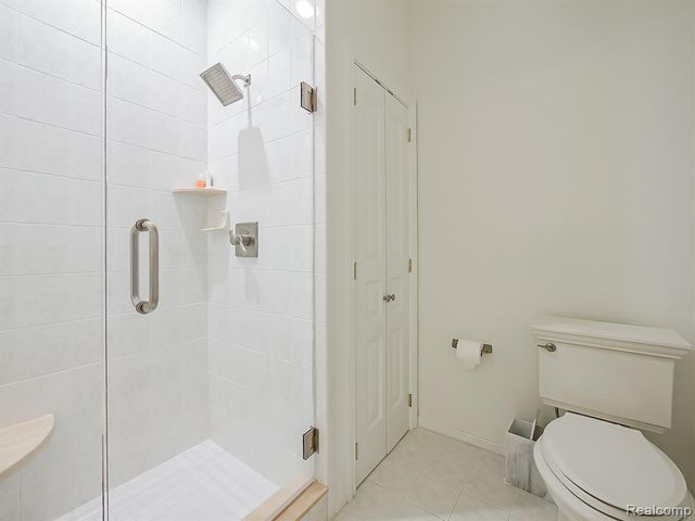 3586 Walnut Brook Drive, Rochester Hills, MI 48309