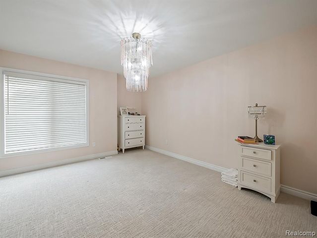 3586 Walnut Brook Drive, Rochester Hills, MI 48309