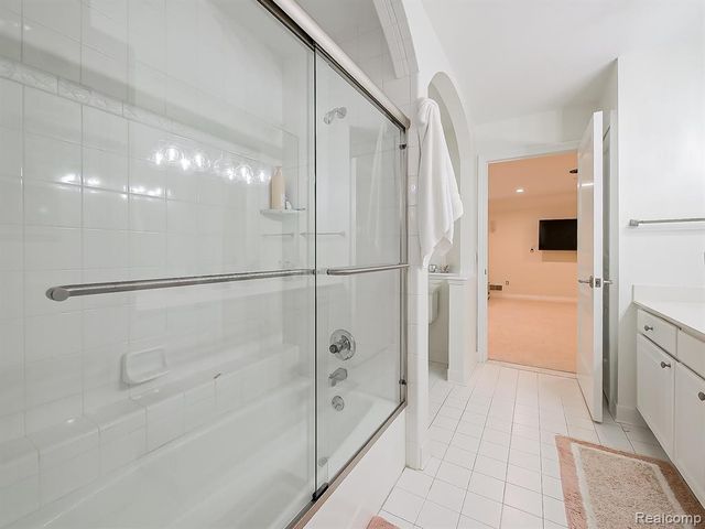 3586 Walnut Brook Drive, Rochester Hills, MI 48309