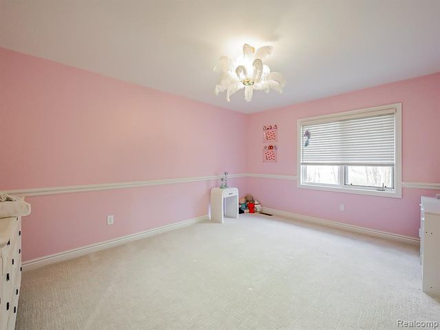 3586 Walnut Brook Drive, Rochester Hills, MI 48309