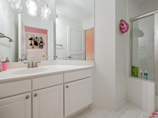 3586 Walnut Brook Drive, Rochester Hills, MI 48309