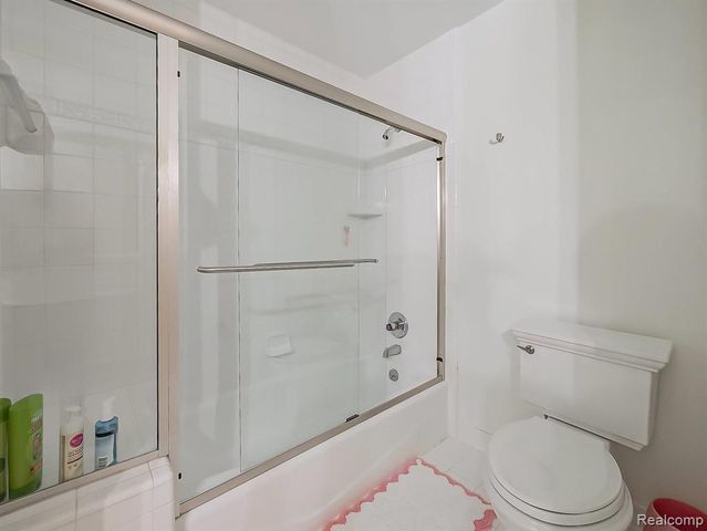 3586 Walnut Brook Drive, Rochester Hills, MI 48309