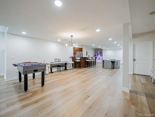 3586 Walnut Brook Drive, Rochester Hills, MI 48309