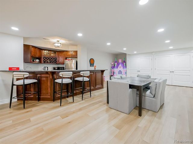 3586 Walnut Brook Drive, Rochester Hills, MI 48309
