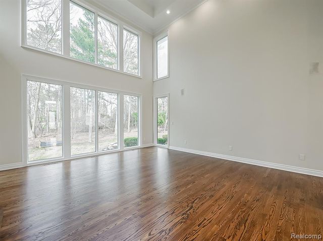 3586 Walnut Brook Drive, Rochester Hills, MI 48309
