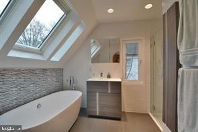 4007 49TH ST NW, Washington, DC 20016