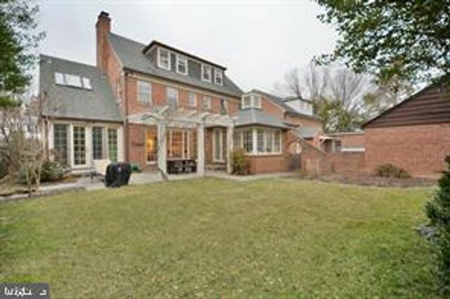 4007 49TH ST NW, Washington, DC 20016