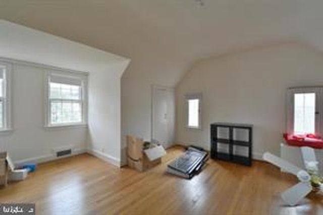 4007 49TH ST NW, Washington, DC 20016