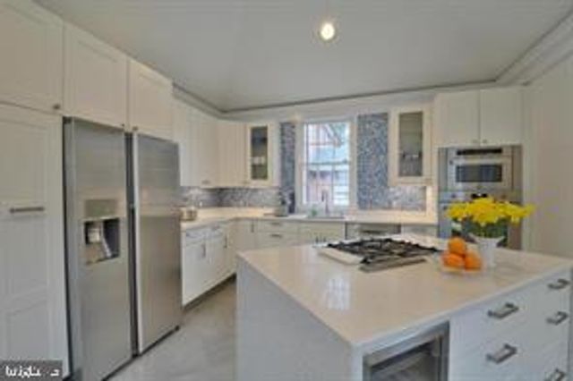 4007 49TH ST NW, Washington, DC 20016