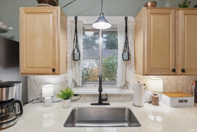 525 S 28th Street, South Bend, IN 46615