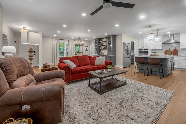 1232 Tishoff Drive, Lexington, KY 40502
