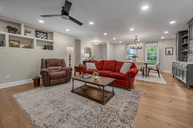 1232 Tishoff Drive, Lexington, KY 40502